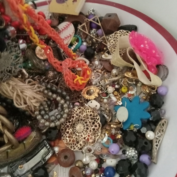 4lbs Scrape Jewelry Lot, for jewelry making and Crafting - Picture 9 of 10